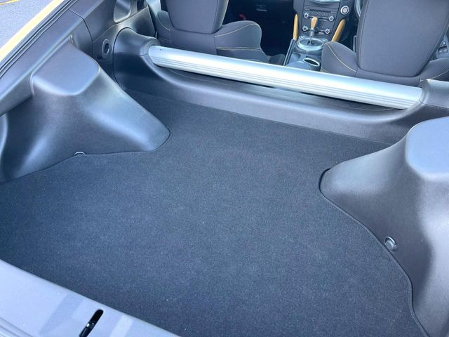 ���i�̂���������ʋ΁A���}���ɏ\���ȉ׎��X�y�[�X���m�ۂ��Ă���܂��B