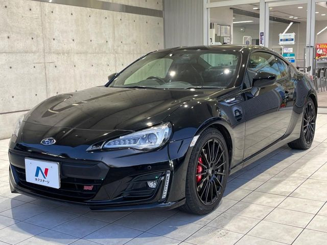 高透明度のガラス皮膜で撥水はもちろん、上質なツヤ・光沢を実現。紫外線や酸性雨から大切な愛車を保護し、色あせ・劣化を防止。「弾スプラッシュコート」、「弾プリミッサコート」からお選びいただけます。