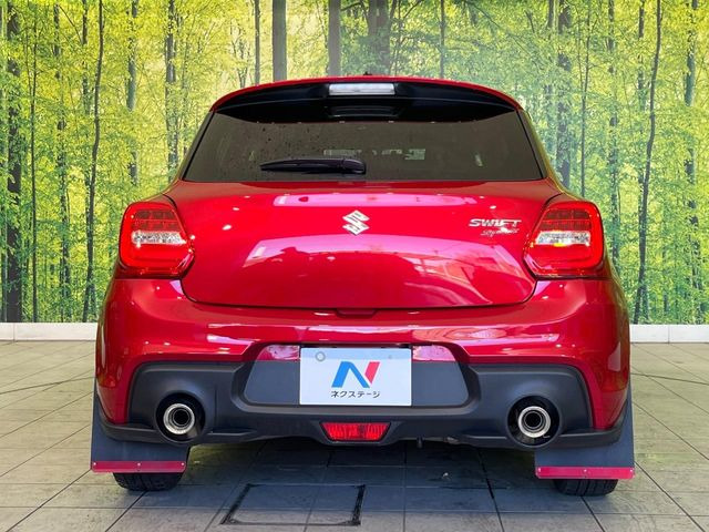 安心の最長10年・走行無制限保証(有償)をご用意。保証内容も充実はもちろん、無料点検&オイル交換や、年中無休の全国・24時間ロードサービスも付帯されておりますのでご安心下さい。