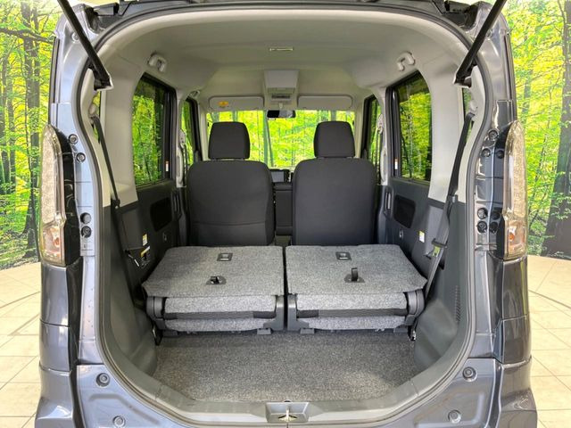 ���i�̂���������ʋ΁A���}���ɏ\���ȉ׎��X�y�[�X���m�ۂ��Ă���܂��B�Z�J���h�V�[�g��|���ƁA�傫�ȉו��̐ύڂ��\�ł���