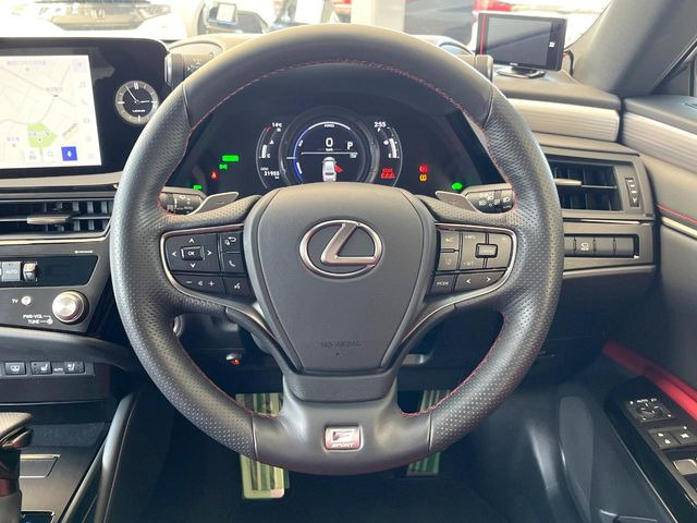 �y�����v�����X�e�A�����O�z�㎿�Ȋv���g�p���邱�ƂŁA��ɂ����������݂ƂĂ��^�]���₷���n���h���ł���