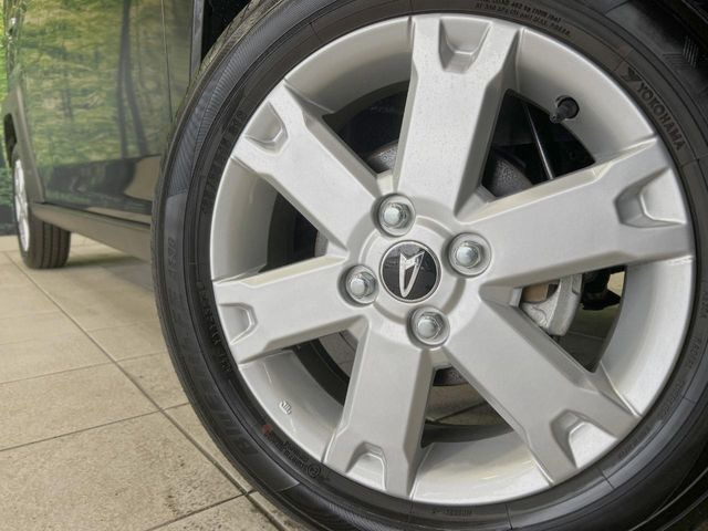 �y����15�C���`�A���~�z�C�[���z�O�ςɃ}�b�`���������A���~�z�C�[���𑕒����Ă���܂��B�e��ЊO�A���~�z�C�[����A�X�^�b�h���X�^�C�����戵�����Ă���܂��B���񂲑��k����������