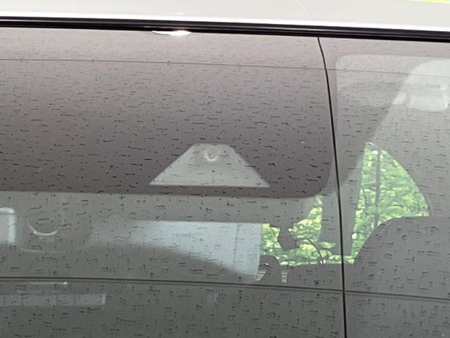 �y�C���e���W�F���g�G�}�[�W�F���V�[�u���[�L�z�t�����g�J�����őO���̎ԗ�����s�҂����m�B�Փ˂������Ȏ��͏Փ˔�Q�y���u���[�L���쓮�A�Փˉ�����T�|�[�g�B�����S�Ƀh���C�u�����y���݂��������܂��B