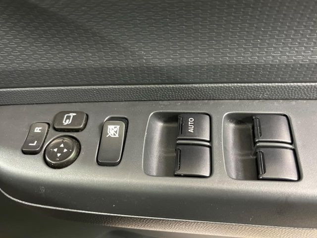 �y�d���i�[�~���[�z�T�C�h�~���[�͓d���i�[���ƂȂ��Ă���A�������ԏ�ł��L�Y�������X�N��}�����܂��B