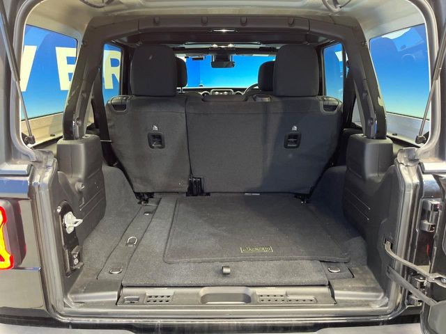 ●トランクルーム:趣味が広がる収容スペース!これだけの広さがあればお買い物やレジャーなどにも最適です!使用感も少なくきれいな状態を維持しております。