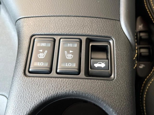 【シートヒーター】寒い日に重宝するシートヒーター!エアコンより早く温まってくれるので寒がりの人も安心ですね♪エアコンの温風は乾燥するから苦手、という方にもをおすすめです。