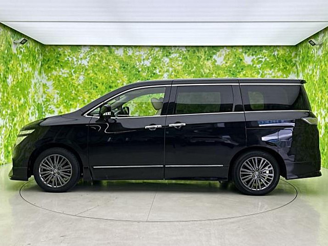 エルグランド2.5 250ハイウェイスターS ホワイトレザー アーバンクロム