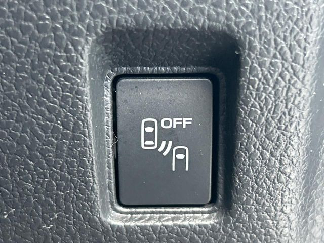 �y�����r�[�N���f�B�e�B�N�V�����z���s���A�h�A�~���[�̎��p�ɂȂ�₷���ӏ��Ɍ㑱�Ԃ��ڋ߂���ƃT�C�h�~���[�t�߂Ɍx����\���A�h���C�o�[�ɒ��ӊ��N�ƁA����̍ۂ̓n���h��������A�V�X�g�����܂��B