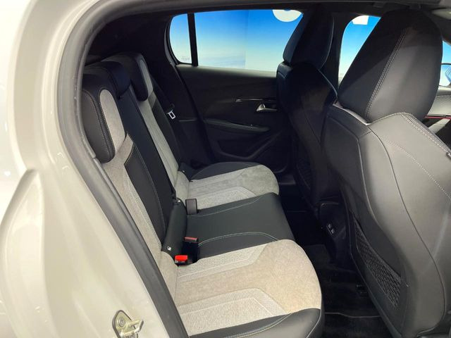 ●後部座席も気になるようなキズ・汚れやへたり等、大きなダメージはなく、良好な状態です。