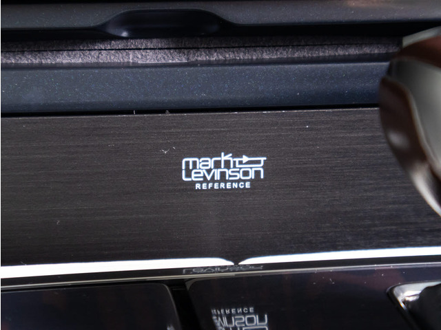 ワンランク上の音質マークレビンソン!