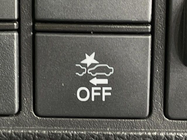 �y�z���_�Z���V���O�z���s���ɑO���̎ԗ�����F�����A�Փ˂������Ȏ��͌x��ƃu���[�L�ŏՓˉ���Ɣ�Q�y�����A�V�X�g�B�����S�Ƀh���C�u�����y���݂��������܂��B