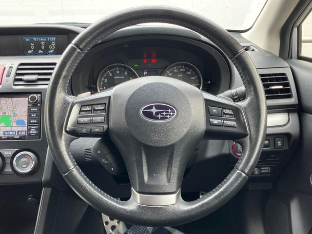 �y�����v�����X�e�A�����O�z�㎿�Ȋv���g�p���邱�ƂŁA��ɂ����������݂ƂĂ��^�]���₷���n���h���ł���