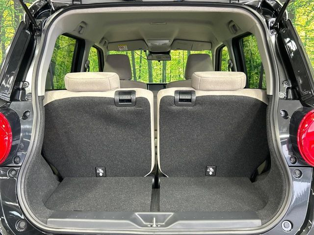 ���i�̂���������ʋ΁A���}���ɏ\���ȉ׎��X�y�[�X���m�ۂ��Ă���܂��B�Z�J���h�V�[�g��|���ƁA�傫�ȉו��̐ύڂ��\�ł���