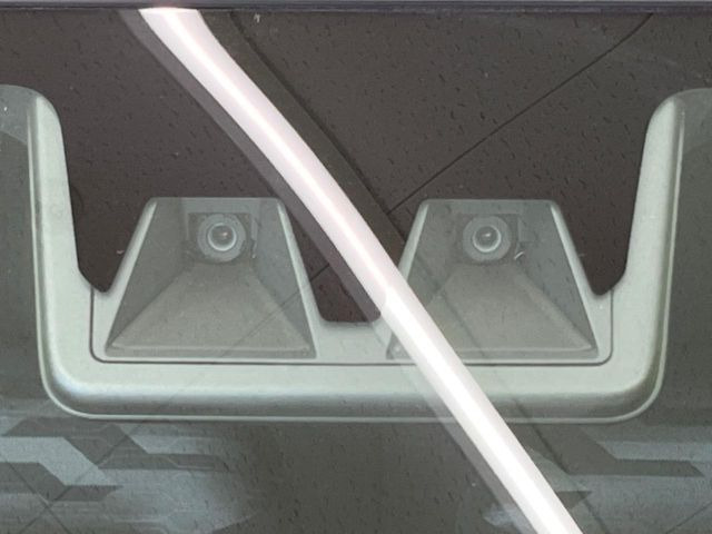 �y�X�}�[�g�A�V�X�g�z���s���ɑO���̎ԗ�����F�����A�Փ˂������Ȏ��͌x��ƃu���[�L�ŏՓˉ���Ɣ�Q�y�����A�V�X�g�B�����S�Ƀh���C�u�����y���݂��������܂��B