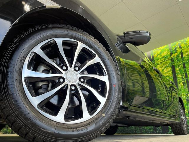 �y16�C���`�A���~�z�C�[���z�O�ςɃ}�b�`�����A���~�z�C�[���𑕒����Ă���܂��B�e��A���~�z�C�[����A�X�^�b�h���X�^�C�����戵�����Ă���܂��B���񂲑��k����������