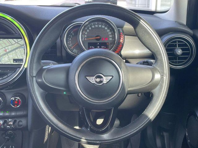 ���n���h�����̃X�������Ȃ��A���ꂢ�ȏ�Ԃ��ێ����Ă���܂��B�e�X�C�b�`���̓�����m�F�ς݂ł��B