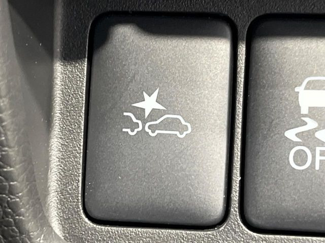 �y�C���e���W�F���g�G�}�[�W�F���V�[�u���[�L�z�t�����g�J�����őO���̎ԗ�����s�҂����m�B�Փ˂������Ȏ��͏Փ˔�Q�y���u���[�L���쓮�A�Փˉ�����T�|�[�g�B�����S�Ƀh���C�u�����y���݂��������܂��B