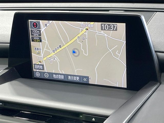 �y���[�J�[����8�^�i�r�z�C���e���A�ɗn�����ރX�^�C���b�V���ȁu��p�݌v�v���[�J�[�i�r�𑕔��􎋔F���⑀�쐫�ȂǊ�{���\�ɂ��D��A���㎿�ȃJ�[���C�t�����y���݂��������܂��B