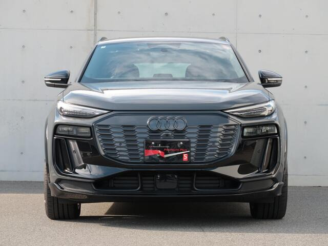 SQ6 e-tron4WD