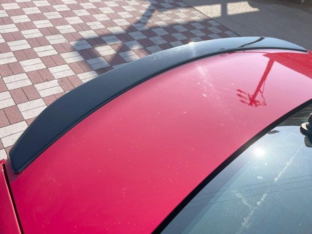 【純正トランクスポイラー】人気の純正エアロを装備!クルマの外観がよりスタイリッシュになり、街中で存在感あふれる1台に♪将来買い替える時にもリセールに影響しやすく、価値ある人気の装備です!