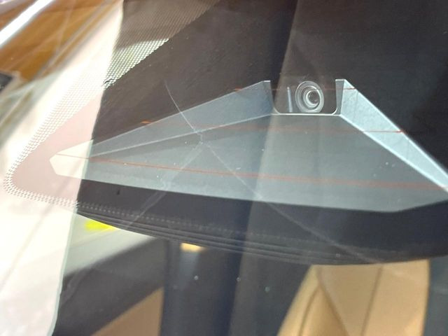 �y�v���N���b�V���Z�[�t�e�B�z�O���̎ԗ��������m���A�Փ˂������Ȏ��͌x��Œ��ӂ𑣂��A�u���[�L�𓥂ޗ͂��T�|�[�g�B�u���[�L�𓥂߂Ȃ������ꍇ�͏Փ˔�Q�y���u���[�L���쓮�A�Փˉ�����T�|�[�g���܂��B