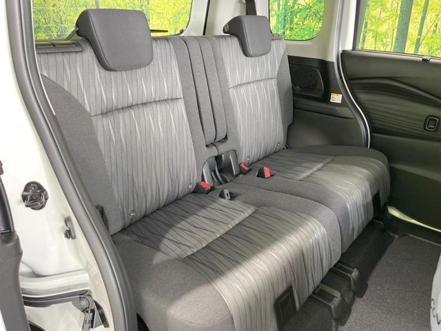 もちろん車内はキレイです♪よりクリーンな状態をキープしたいお客様には『ナノゾーンコート』がおすすめ!新型コロナウイルス対策や、除菌・消臭に効果を発揮し多くの方にご好評いただいております。