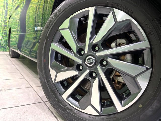 �y����16�C���`�A���~�z�C�[���z�O�ςɃ}�b�`���������A���~�z�C�[���𑕒����Ă���܂��B�e��ЊO�A���~�z�C�[����A�X�^�b�h���X�^�C�����戵�����Ă���܂��B���񂲑��k����������