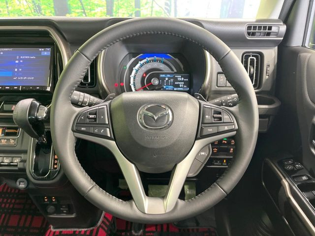 �y�����v�����X�e�A�����O�z�㎿�Ȋv���g�p���邱�ƂŁA��ɂ����������݂ƂĂ��^�]���₷���n���h���ł���