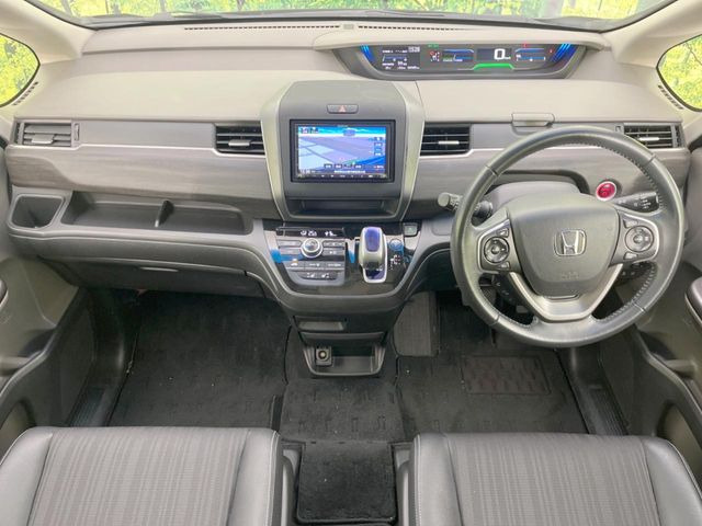 フリード1.5 ハイブリッド EX