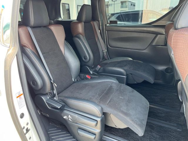 ���ڒ����̓E�H�[�N�X���[�ƂȂ��Ă���܂��B���ڂƎO��ڂ̈ړ�����~�肪�Ƃ��Ă��y�ɂȂ�̂ŁA���~��̍ۂ��X�g���X�������邱�Ƃ͂���܂����