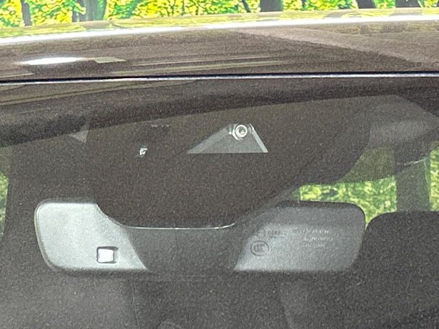 �y�X�}�[�g�u���[�L�T�|�[�g�z���s���ɑO���̎ԗ�����F�����A�Փ˂������Ȏ��͌x��ƃu���[�L�ŏՓˉ���Ɣ�Q�y�����A�V�X�g�B�����S�Ƀh���C�u�����y���݂��������܂��B