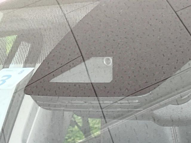 �y�g���^�Z�[�t�e�B�Z���X�z���s���ɑO���̎ԗ�����F�����A�Փ˂������Ȏ��͌x��ƃu���[�L�ŏՓˉ���Ɣ�Q�y�����A�V�X�g�B�����S�Ƀh���C�u�����y���݂��������܂��B