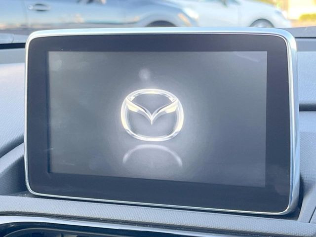 �y8�C���`�}�c�_�R�l�N�g�z�ԓ��̕��͋C�Ƀ}�b�`������^�̃f�B�X�v���C�B�X�}�z�ڑ��ł̃i�r�g�p��Bluetooth�Đ����A�l�X�ȋ@�\���y���߂܂��B�����I�ȃ_�C�������삪�\�ŁA�g��������ǍD�ł��B