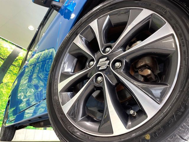 �y����15�C���`�A���~�z�C�[���z�O�ςɃ}�b�`���������A���~�z�C�[���𑕒����Ă���܂��B�e��ЊO�A���~�z�C�[����A�X�^�b�h���X�^�C�����戵�����Ă���܂��B���񂲑��k����������