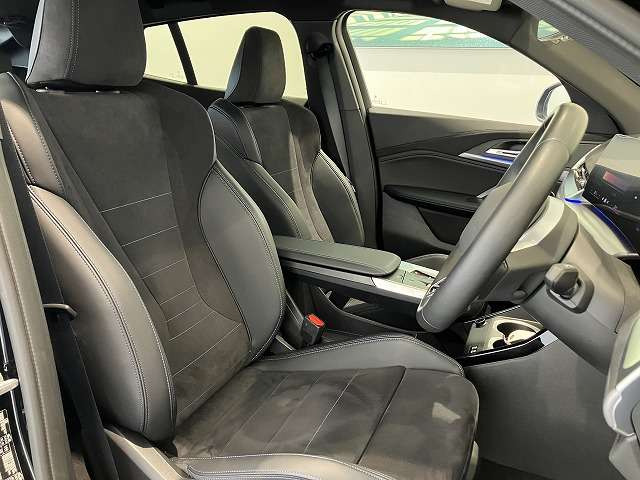 iX2xドライブ30 Mスポーツ 4WD