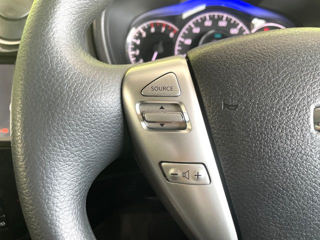 �y�X�e�A�����O�X�C�b�`�z�^�]���A�O������ڐ������炷���ƂȂ��A�I�[�f�B�I���̑��삪�\�ȕ֗��@�\!���S&���K�ȃh���C�u�����o���Ă���܂���