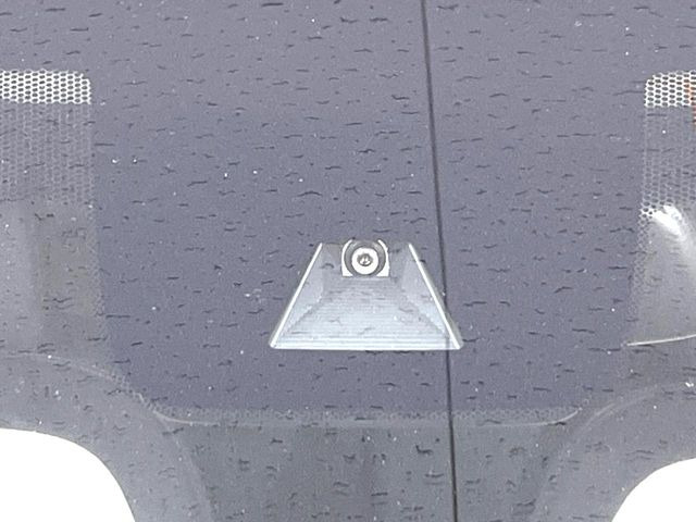 �y�z���_�Z���V���O�z���s���ɑO���̎ԗ�����F�����A�Փ˂������Ȏ��͌x��ƃu���[�L�ŏՓˉ���Ɣ�Q�y�����A�V�X�g�B�����S�Ƀh���C�u�����y���݂��������܂��B