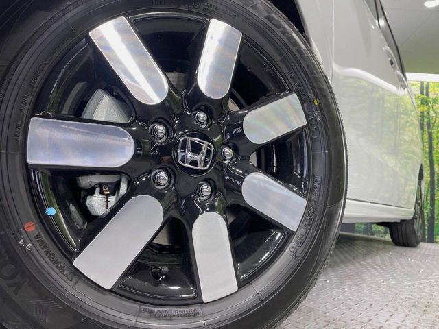 【純正15インチアルミホイール】外観にマッチした純正アルミホイールを装着しております。各種社外アルミホイールや、スタッドレスタイヤも取扱いしております。是非ご相談ください♪