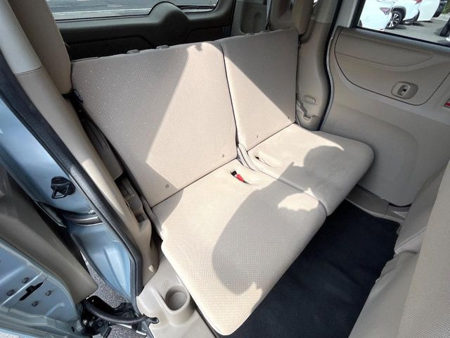 後部座席も気になるようなキズ・汚れやへたり等、大きなダメージはなく、良好な状態です。