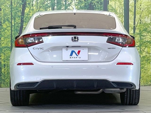 安心の最長10年・走行無制限保証(有償)をご用意。保証内容も充実はもちろん、無料点検&オイル交換や、年中無休の全国・24時間ロードサービスも付帯されておりますのでご安心下さい。