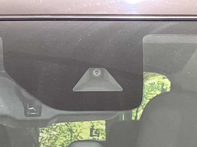 �y�G�}�[�W�F���V�[�u���[�L�z���s���ɑO���̎ԗ�����F�����A�Փ˂������Ȏ��͌x��ƃu���[�L�ŏՓˉ���Ɣ�Q�y�����A�V�X�g�B�����S�Ƀh���C�u�����y���݂��������܂��B