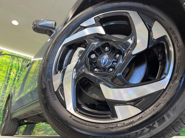 �y����18�C���`�A���~�z�C�[���z�O�ςɃ}�b�`���������A���~�z�C�[���𑕒����Ă���܂��B�e��ЊO�A���~�z�C�[����A�X�^�b�h���X�^�C�����戵�����Ă���܂��B���񂲑��k����������