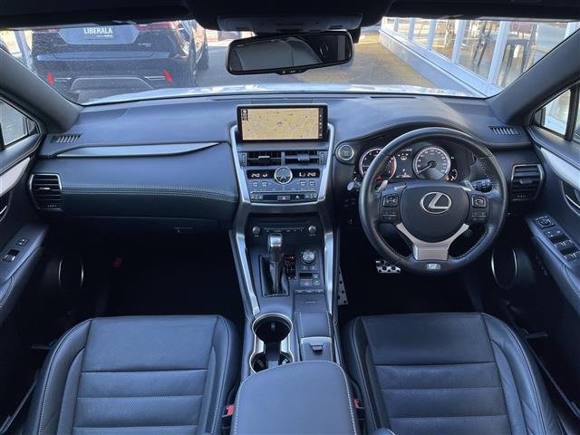 NX300 Fスポーツ 4WD