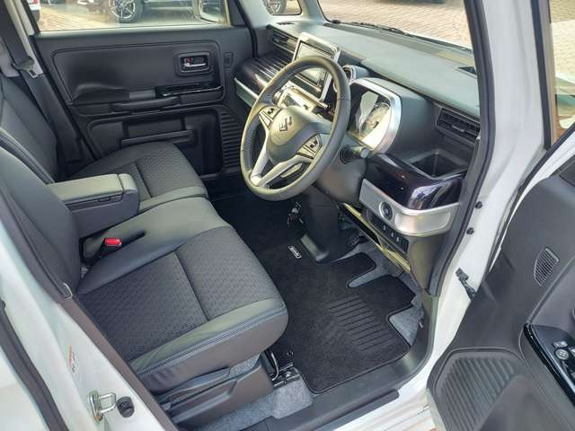 ���W����ɂ͍��i���̒��ÎԂ�V�Ԃ��������ł����W���䐔100��̑�^�W����֐��񂲗��X����������