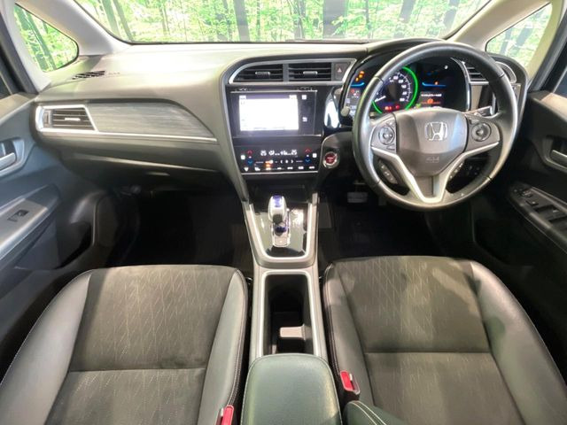 シャトル1.5 ハイブリッド Z