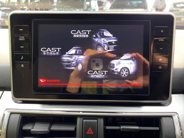 �y����8�^�i�r�z�l�C�̏����i�r�𑕔��B�I�[�f�B�I�@�\���[�����Ă���ABluetooth�ڑ�����΂������̃X�}�z��MP3�v���C���[�̉��y���Đ��\!�����̉^�]������Ɋy�����Ȃ�܂�!!