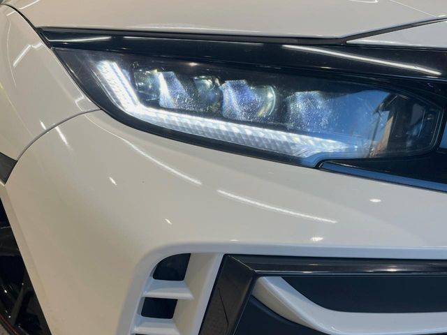 �yLED�w�b�h���C�g�z���V����ԑ��s�����ǍD�Ȏ��E���m�ۂ����S���ĉ^�]�ł��鍂�P�xLED�w�b�h���C�g�𑕔�!�_�����x�������A����d�͂��}�����Ă��܂��B