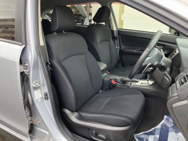 �y�n�[�t���U�[�V�[�g�z�������ƍ���S�n�𗼗������l�C�̃V�[�g���w�ʁE���ʂ̃t�@�u���b�N�f�ނ́A�ʋC���̗ǂ��⊊��ɂ����ɗD��Ă��܂��B�C���╞���ɍ��E���ꂸ���K�ɂ���肢�������܂��B