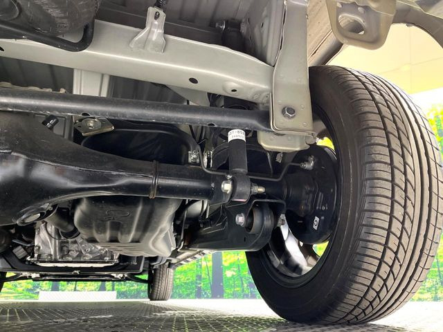 お車を安心してお乗りいただく為には、足回りの定期点検が欠かせません。サービスサポート(有償保証)では無料点検もご提供しており、安心のカーライフをお過ごしいただけるサポート体制が整っています。