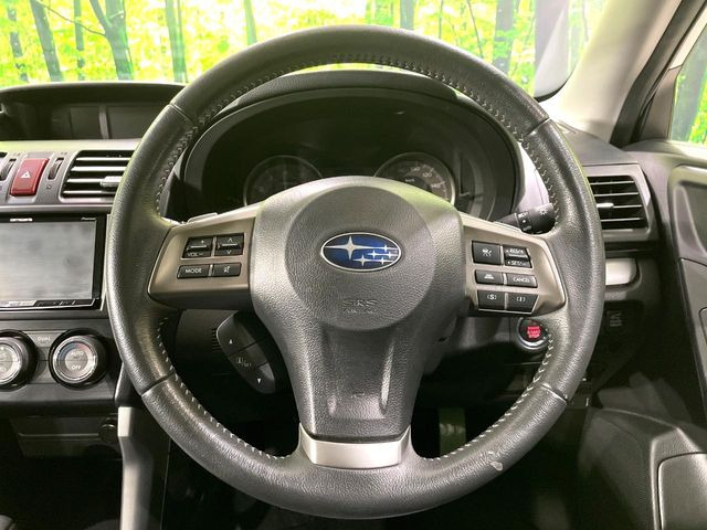 �y�����v�����X�e�A�����O�z�㎿�Ȋv���g�p���邱�ƂŁA��ɂ����������݂ƂĂ��^�]���₷���n���h���ł���